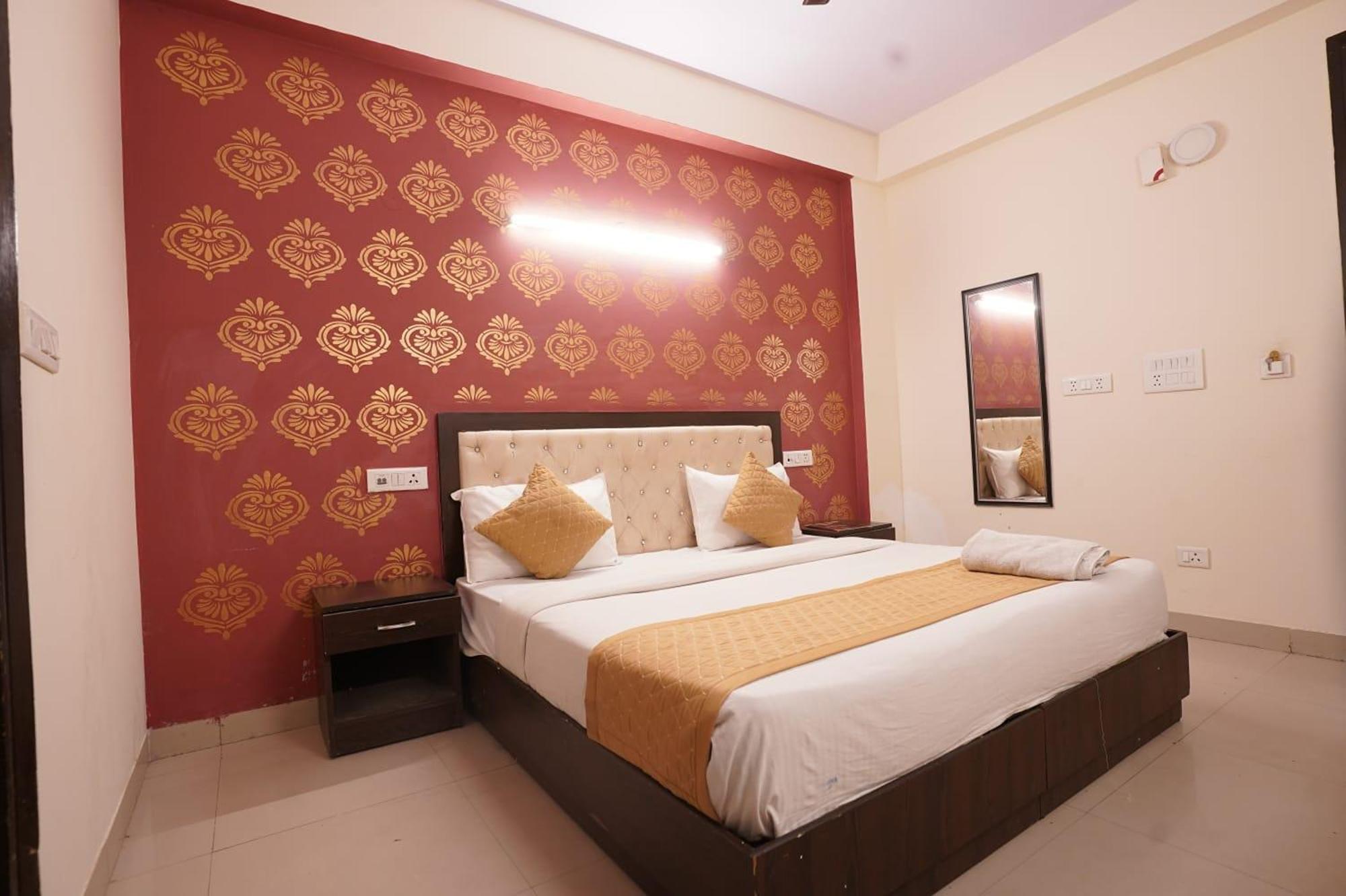 Hotel Tourist Palace Нью-Дели Экстерьер фото