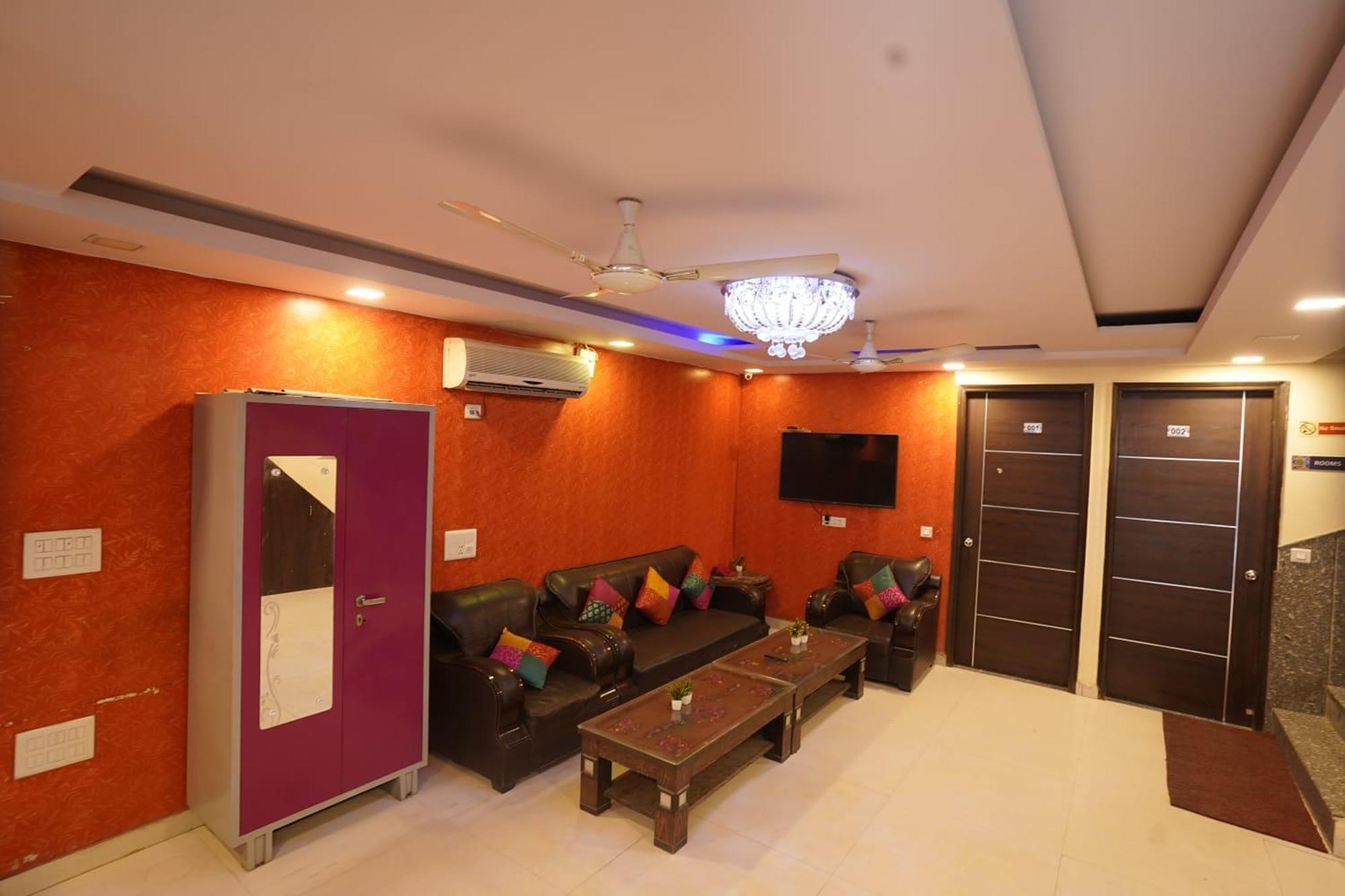 Hotel Tourist Palace Нью-Дели Экстерьер фото